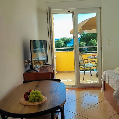 Penava, Private Beach, Pool And 7min To Trogir