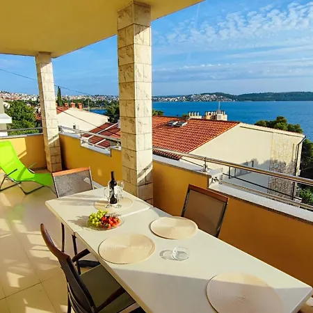 Apartament Penava, Private Beach, Pool And 7min To
