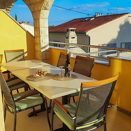 Apartament Penava, Private Beach, Pool And 7min To