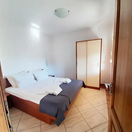 Penava, Private Beach, Pool And 7min To Trogir