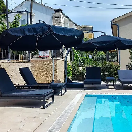 Appartement Penava, Private Beach, Pool And 7min To *