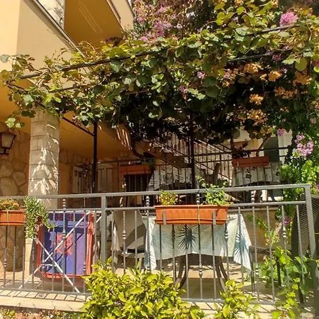 Lägenhet Penava, Private Beach, Pool And 7min To Trogir