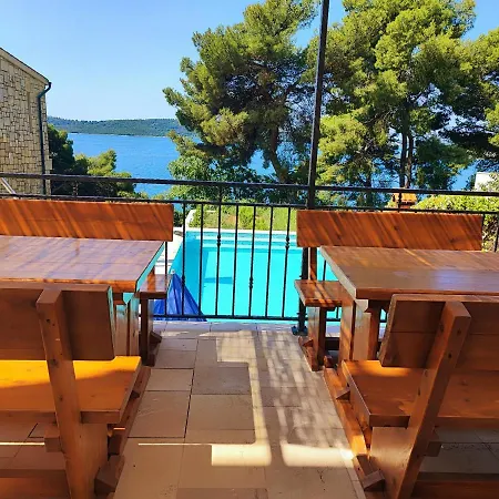 Apartman Penava, Private Beach, Pool And 7min To *