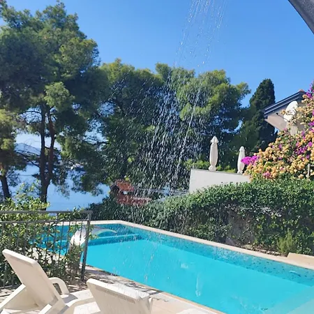 Penava, Private Beach, Pool And 7min To Apartmán