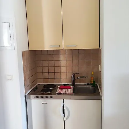 Apartman Penava, Private Beach, Pool And 7min To