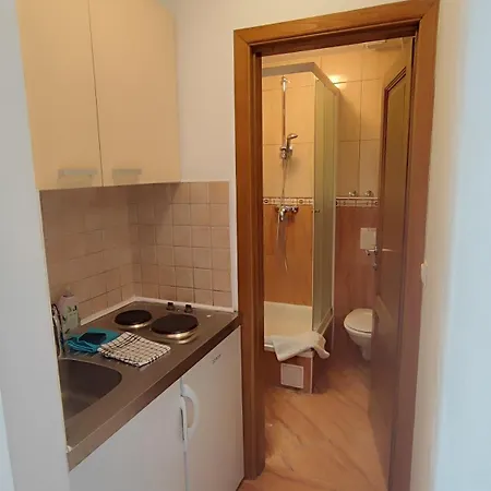 Penava, Private Beach, Pool And 7min To