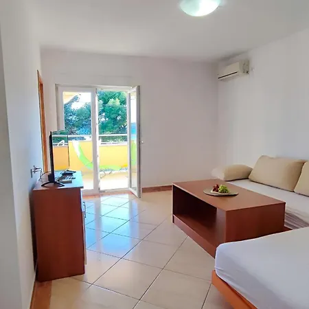 Апартаменты Penava, Private Beach, Pool And 7min To Трогир
