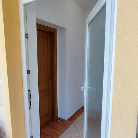 Penava, Private Beach, Pool And 7min To Trogir