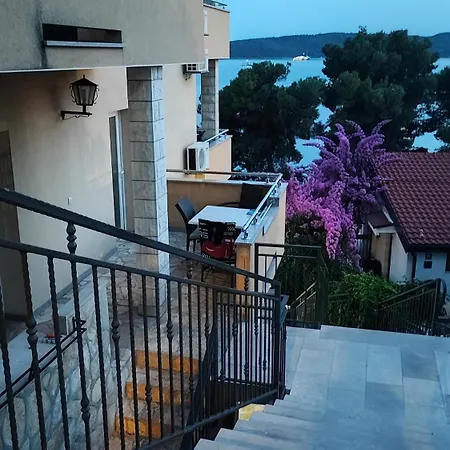 Penava, Private Beach, Pool And 7min To Apartmán