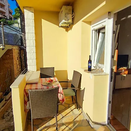 Penava, Private Beach, Pool And 7min To Apartman *