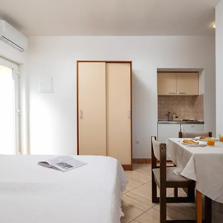 Penava, Private Beach, Pool And 7min To Lejlighed Trogir