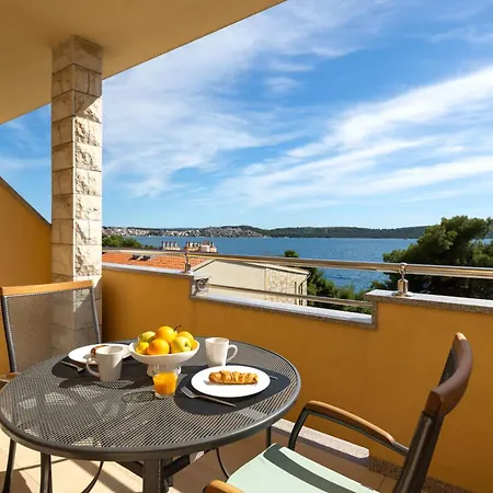 Penava, Private Beach, Pool And 7min To Lejlighed