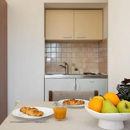 Penava, Private Beach, Pool And 7min To Lejlighed *