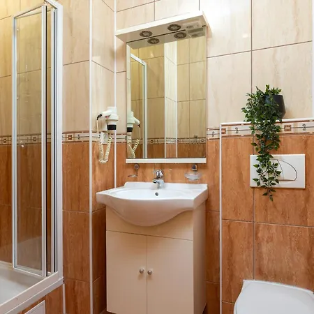 Penava, Private Beach, Pool And 7min To Lejlighed