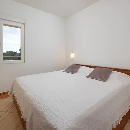 Penava, Private Beach, Pool And 7min To Lejlighed