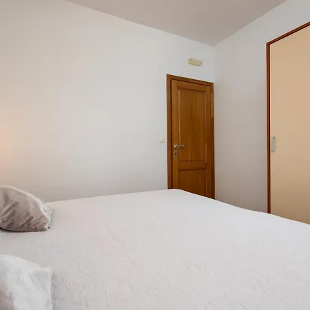 Lejlighed Penava, Private Beach, Pool And 7min To *