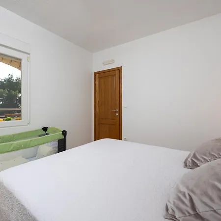 Penava, Private Beach, Pool And 7min To Lejlighed