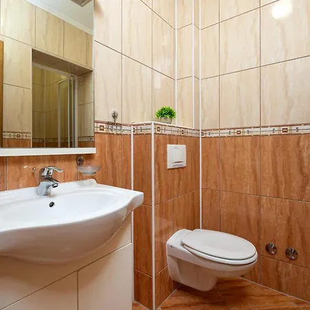 Penava, Private Beach, Pool And 7min To Lejlighed *