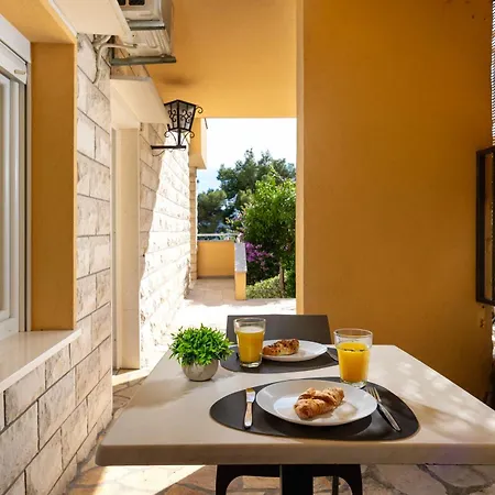 Lejlighed Penava, Private Beach, Pool And 7min To *