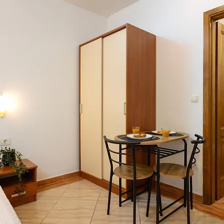 Penava, Private Beach, Pool And 7min To Lejlighed