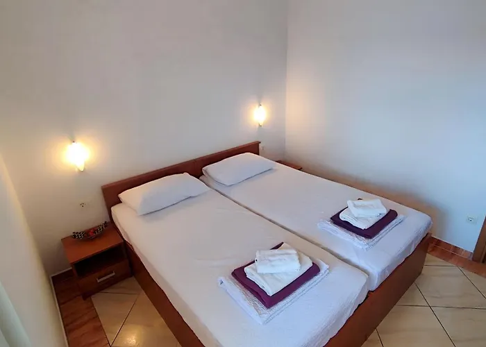 Penava, Private Beach, Pool And 7min To 아파트 *