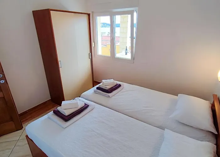 Penava, Private Beach, Pool And 7min To 아파트 트로기르