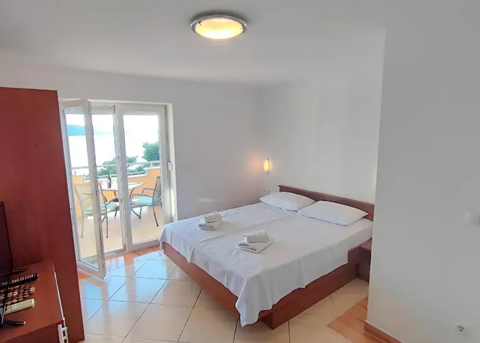 Penava, Private Beach, Pool And 7min To * 트로기르