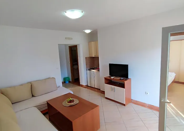 Penava, Private Beach, Pool And 7min To 아파트 *