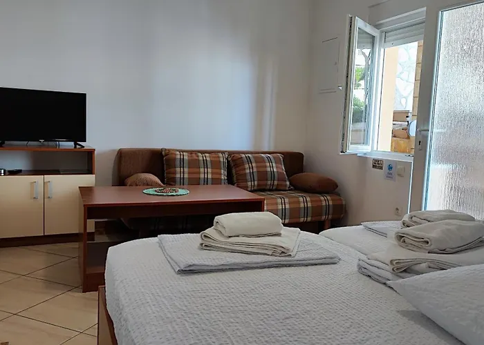 Penava, Private Beach, Pool And 7min To 아파트 *
