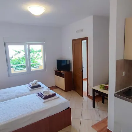Apartment Penava, Private Beach, Pool And 7min To *