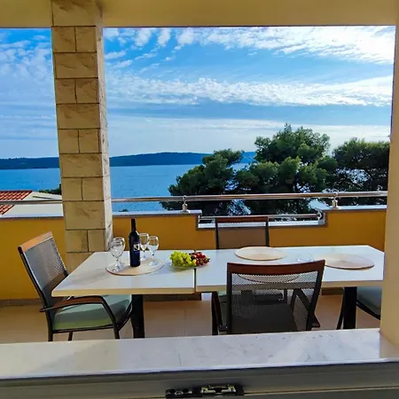 Penava, Private Beach, Pool And 7min To