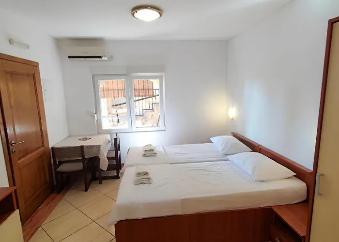 アパート Penava, Private Beach, Pool And 7min To