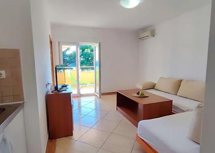 アパート Penava, Private Beach, Pool And 7min To トロギール
