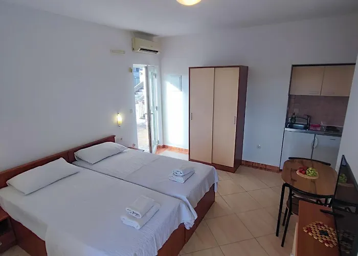 アパート Penava, Private Beach, Pool And 7min To