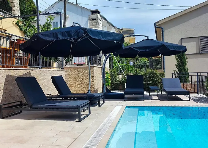 アパート Penava, Private Beach, Pool And 7min To *